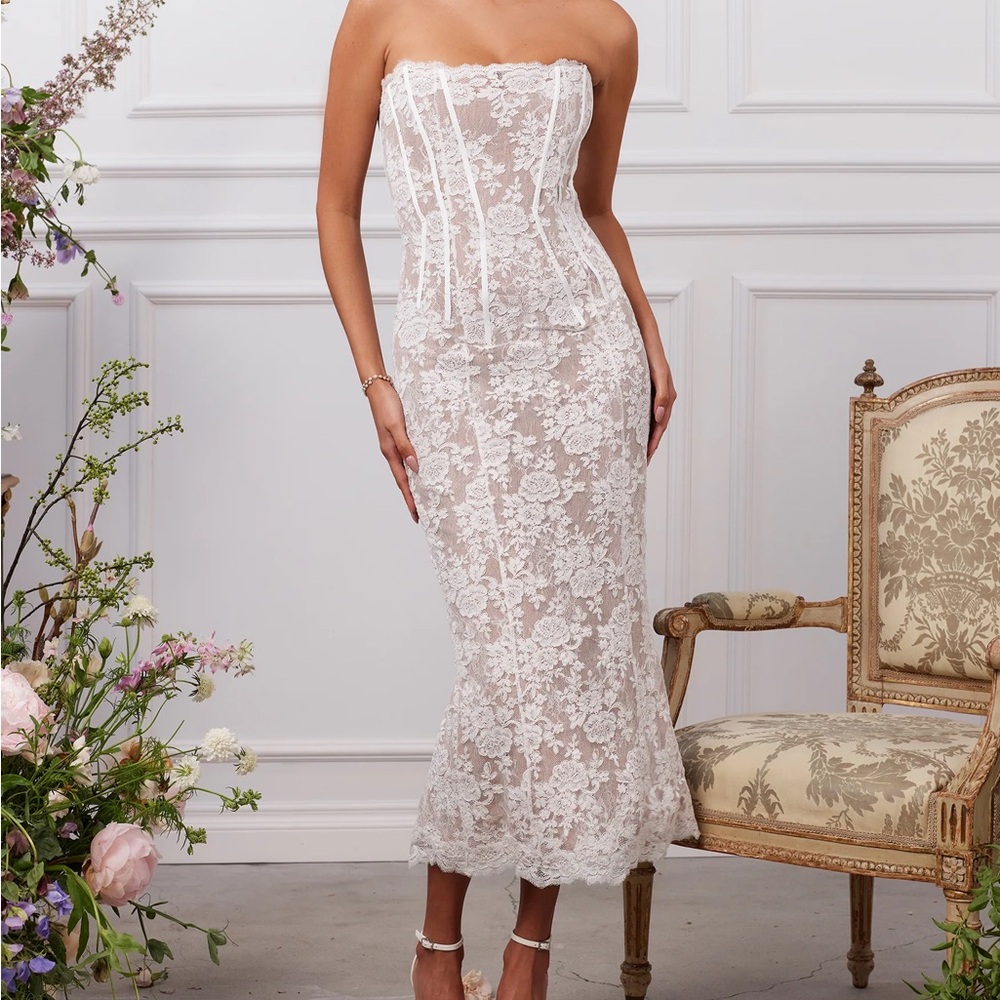 V. Chapman White Lace Strapless Wedding Dress